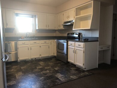 562 Pembroke St, Pembroke, NH 03275 - photo 5