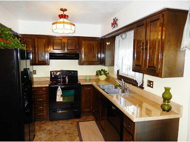 Kitchen. Enjoy the adorable kitchen with all appli