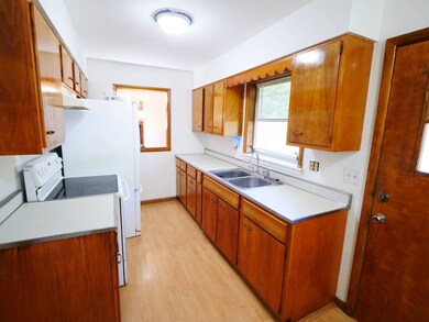 3514 Charleston Rd, Gandeeville, WV 25243 - photo 4