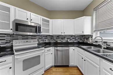 10 S Gardens Way unit 302, Fitchburg, WI 53711 - photo 7