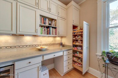 2110 Cherokee Pkwy unit C, Louisville, KY 40204 - photo 7