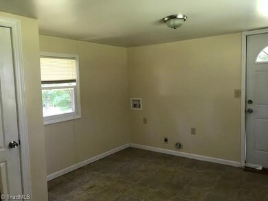 535 E Morehead St, Reidsville, NC 27320 - photo 5