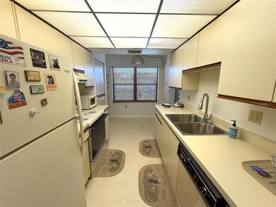 435 30th Ave W unit D303, Bradenton, FL 34205 - photo 6