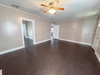 404 Crockett Rd, Palestine, TX 75801 - photo 5