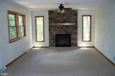 1721 Raven Dr, Chambersburg, PA 17202 - photo 3