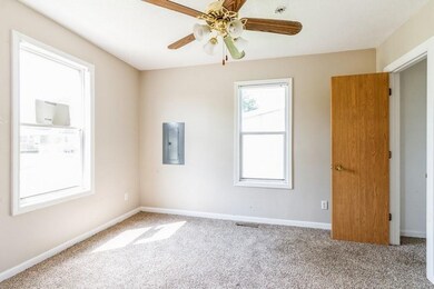 846 E Dunham Ave, Des Moines, IA 50315 - photo 3