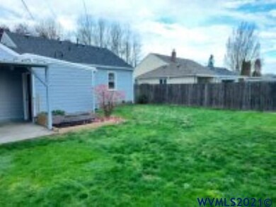 1090 14th Ave SW, Albany, OR 97321 - photo 2