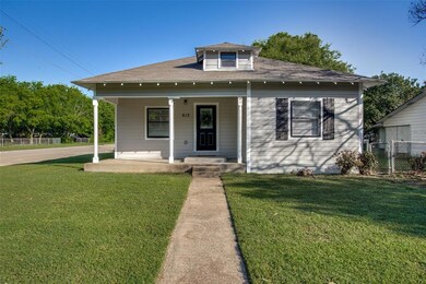 612 Turner St, Cleburne, TX 76033 - photo 2