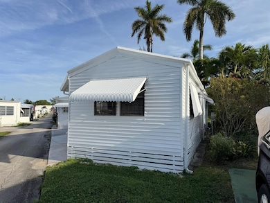 210 Cardinal Dr unit B, Briny Breezes, FL 33435 - photo 4