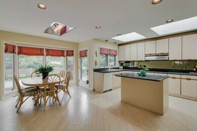 3121 Mary Kay Ln, Glenview, IL 60026 - photo 5