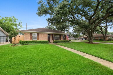 5221 De Lange Ln, Houston, TX 77092 - photo 2