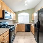 Kitchen:  all black appliances.  New SS microwave.