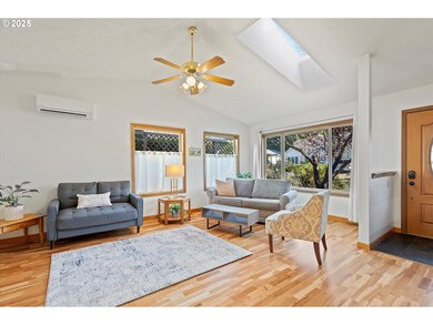 1420 SW Fairway Dr, Waldport, OR 97394 - photo 4