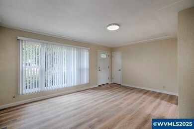 2635 5th St NE, Salem, OR 97301 - photo 5