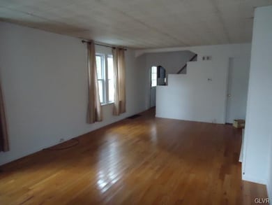 121 E Applegate Ave, Pen Argyl, PA 18072 - photo 5