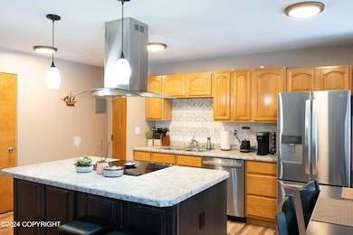 08-Unit 3 Kitchen_ELI08166-HDR