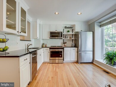 732 N Armistead St, Alexandria, VA 22312 - photo 4
