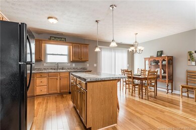 3914 Homestead Dr, New Albany, IN 47150 - photo 6