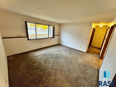 2503 W 3rd St, Sioux Falls, SD 57104 - photo 6