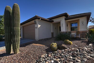 6805 W Mockingbird Way-large-002-026-Gre