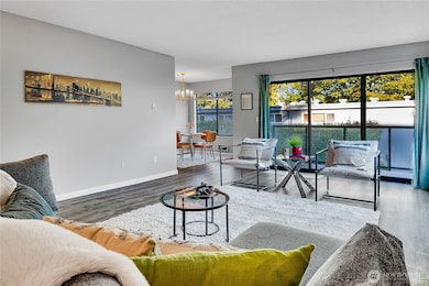 2562 Thorndyke Ave W unit 104, Seattle, WA 98199 - photo 3