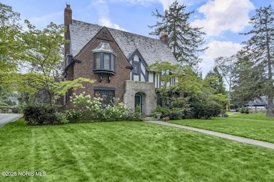 3765 Brookside Rd, Ottawa Hills, OH 43606 - photo 2