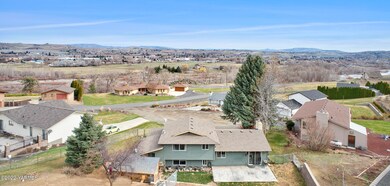 Panoramic Views of the Naches Valley