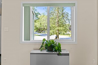 T8 Grandview Dr, South Burlington, VT 05403 - photo 3