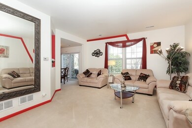 732 Pointe Dr unit 72, Crystal Lake, IL 60014 - photo 3