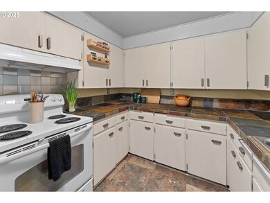 436 W M St, Springfield, OR 97477 - photo 7