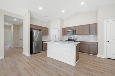 511 E Harper St, Valley Center, KS 67147 - photo 7