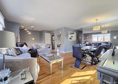 430 Heathcote Rd, Lindenhurst, NY 11757 - photo 3