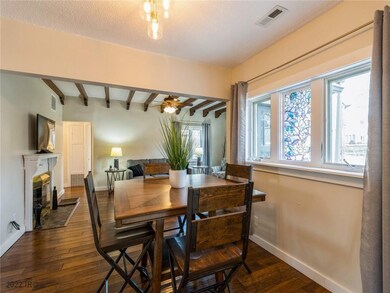 2922 46th St, Des Moines, IA 50310 - photo 6