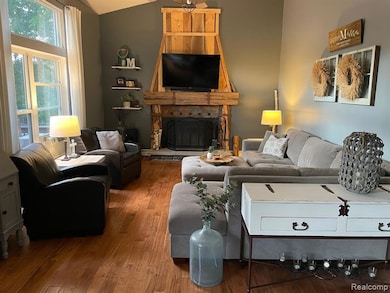 Living room w/fireplace