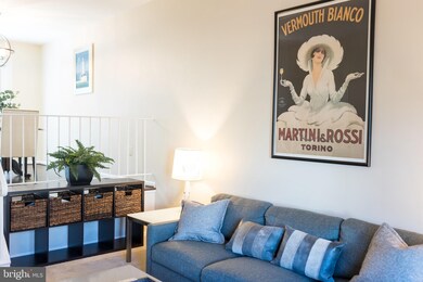 9931 Capperton Dr, Oakton, VA 22124 - photo 2