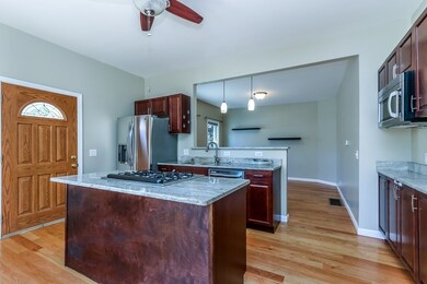 35 Beech St unit 2, Waltham, MA 02453 - photo 5