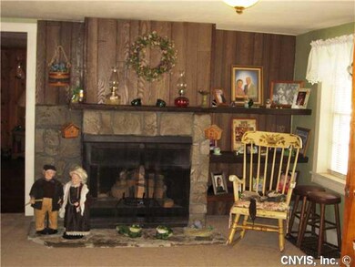 Living Room. Fireplace for those chili nights.