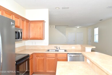 2321 Sunset Bluff Dr, Jacksonville, FL 32216 - photo 4