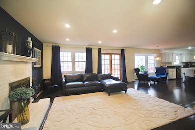 8624 Meadow Edge Terrace, Fairfax Station, VA 22039 - photo 4