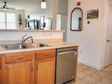 370 Farrell St unit 419, South Burlington, VT 05403 - photo 4