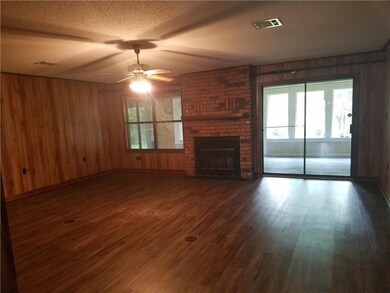 3202 Robert Dr, Pineville, LA 71360 - photo 2