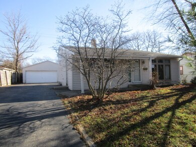 67 Alameda Dr, Carpentersville, IL 60110 - photo 2