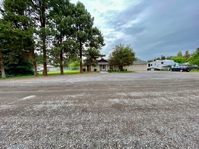 3925 NW Walnut Ave, Redmond, OR 97756 - photo 3