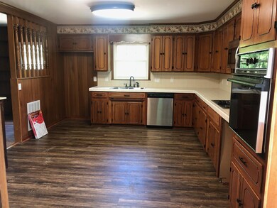 1002 Dow Dr, Shelbyville, TN 37160 - photo 4