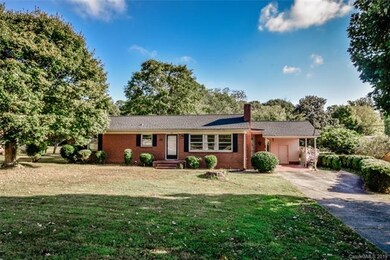 520 Holland Dr, Statesville, NC 28677 - photo 2