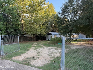 702 2nd St SE, Magee, MS 39111 - photo 3