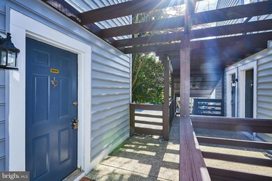 10014 Oakton Terrace Rd, Oakton, VA 22124 - photo 6