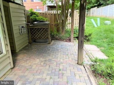 127 Swanton Ln, Gaithersburg, MD 20878 - photo 6