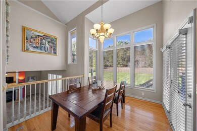 610 Roanke Dr, Raymore, MO 64083 - photo 4