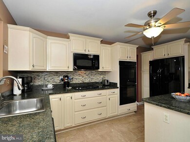 5780 Victor Dr, Sykesville, MD 21784 - photo 7